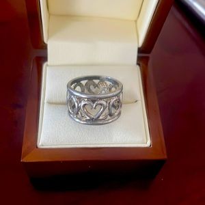 Sterling silver swans and Os band